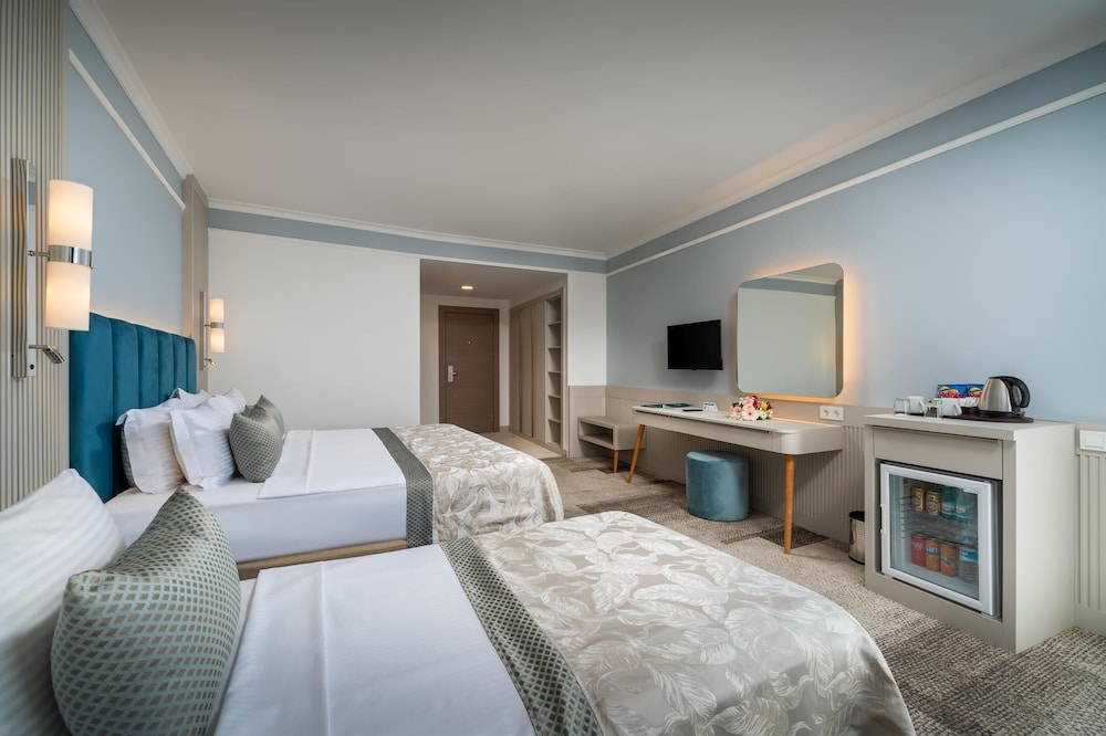 Pine Beach Belek - All Inclusive — Hotel rooms in Belek