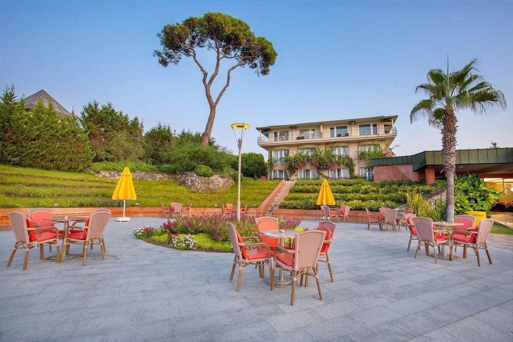Pine Beach Belek - All Inclusive — Hotel building in Belek