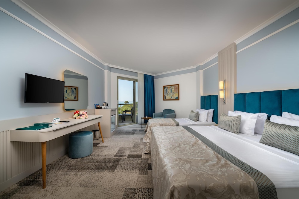 Pine Beach Belek - All Inclusive — Hotel rooms in Belek