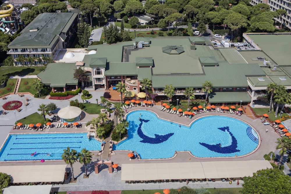 Pine Beach Belek - All Inclusive — Swimming pool in Belek