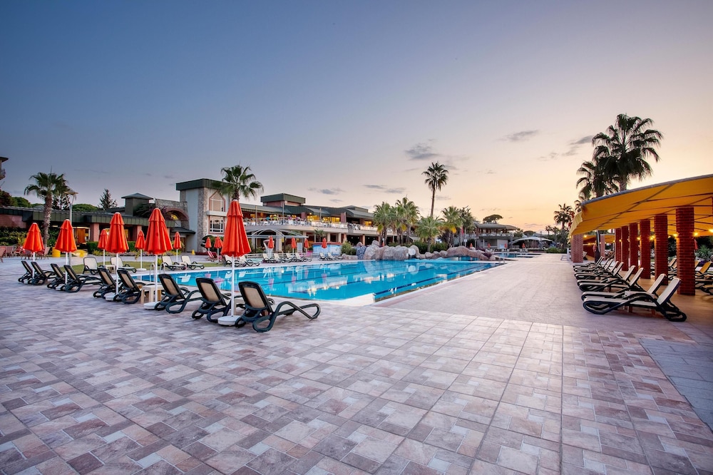 Pine Beach Belek - All Inclusive — Swimming pool in Belek