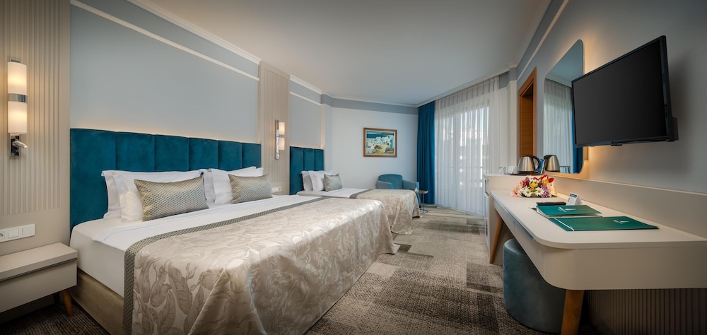 Pine Beach Belek - All Inclusive — Hotel rooms in Belek