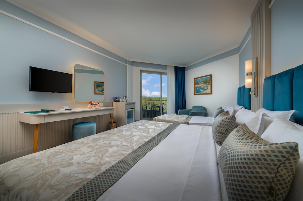 Pine Beach Belek - All Inclusive — Hotel rooms in Belek