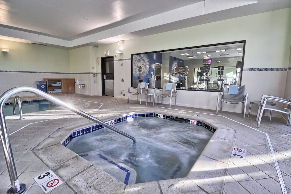SpringHill Suites Detroit Southfield — Swimming pool in Southfield, Michigan