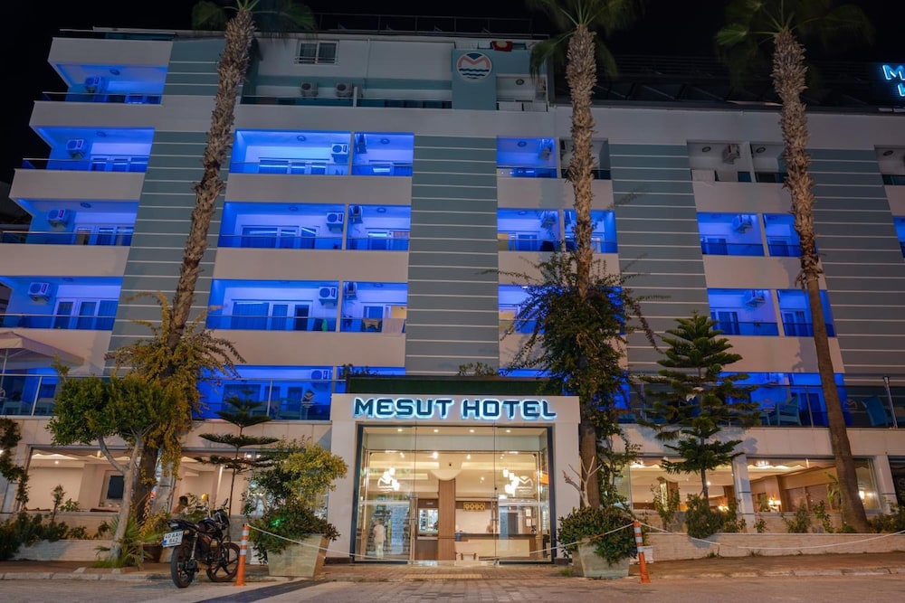 Mesut Hotel — Hotel building in Alanya