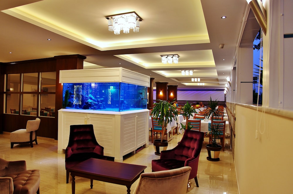 Mesut Hotel — Restaurant & bars in Alanya