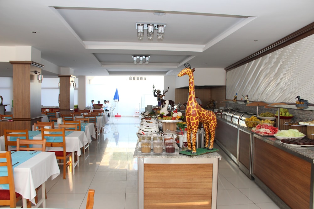 Mesut Hotel — Restaurant & bars in Alanya