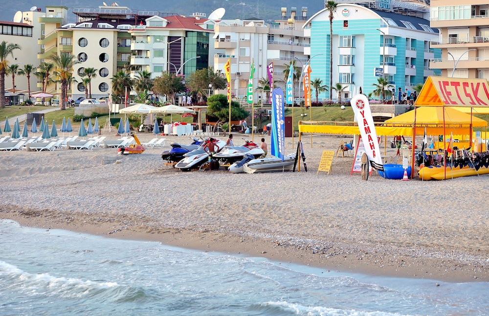 Mesut Hotel — Beach in Alanya