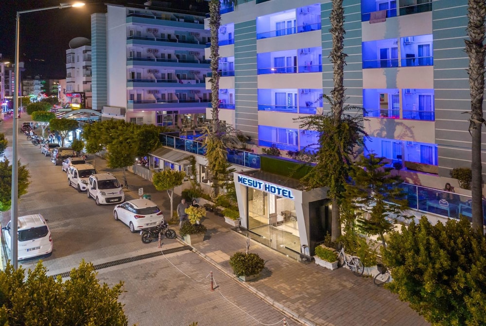 Mesut Hotel — Hotel building in Alanya