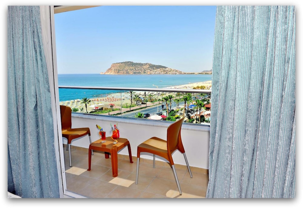 Mesut Hotel — Hotel rooms in Alanya
