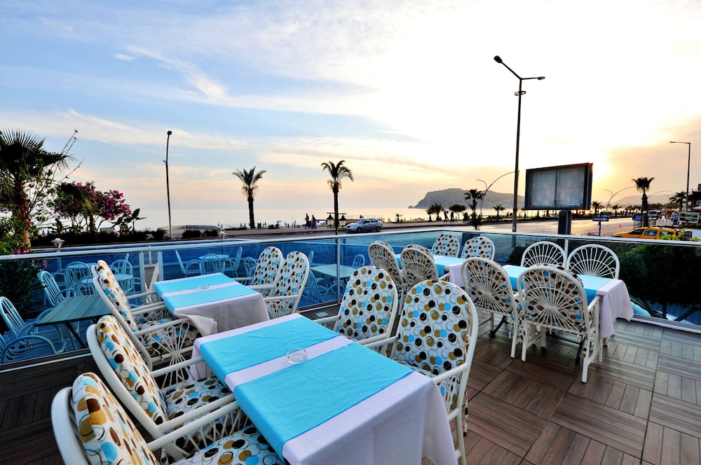Mesut Hotel — Restaurant & bars in Alanya