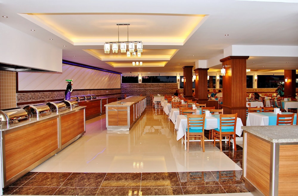 Mesut Hotel — Restaurant & bars in Alanya
