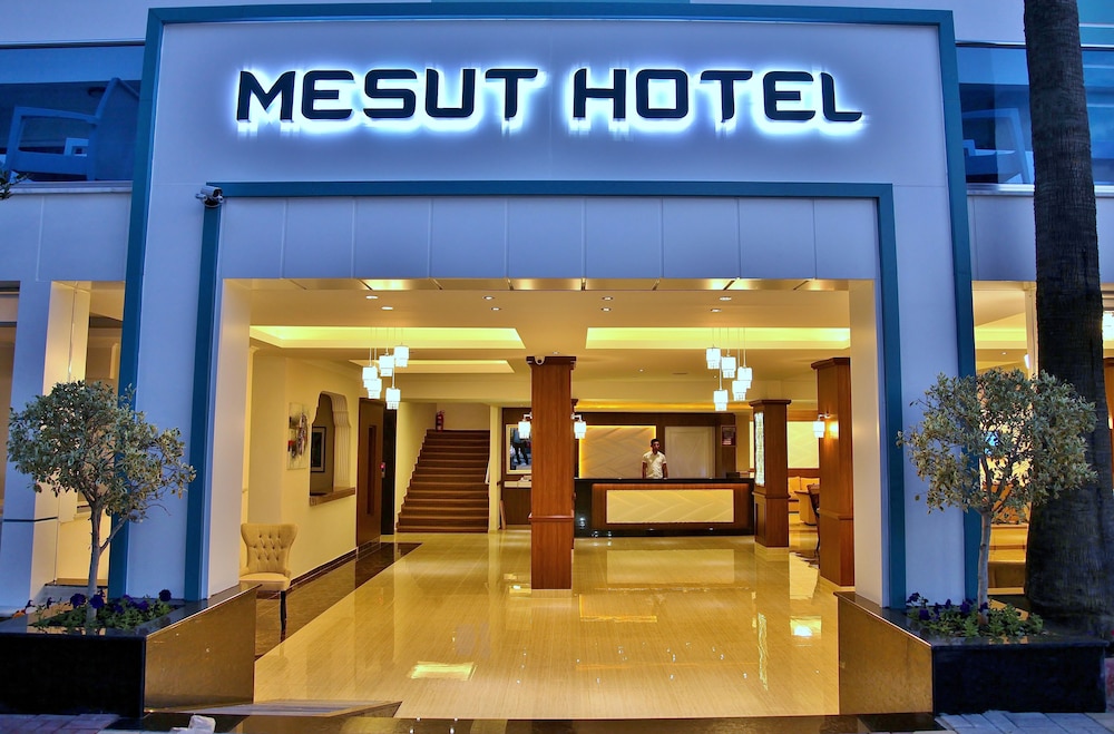 Mesut Hotel — Hotel building in Alanya