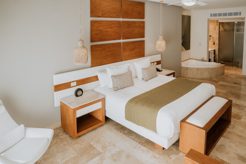 The Reef 28 Hotel & Spa - Luxury Adults Only - All Suites — Hotel rooms in Playa del Carmen, Quintana Roo