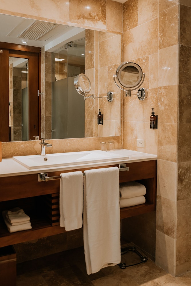 The Reef 28 Hotel & Spa - Luxury Adults Only - All Suites — Hotel rooms in Playa del Carmen, Quintana Roo