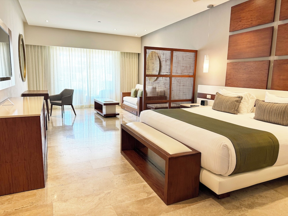 The Reef 28 Hotel & Spa - Luxury Adults Only - All Suites — Hotel rooms in Playa del Carmen, Quintana Roo