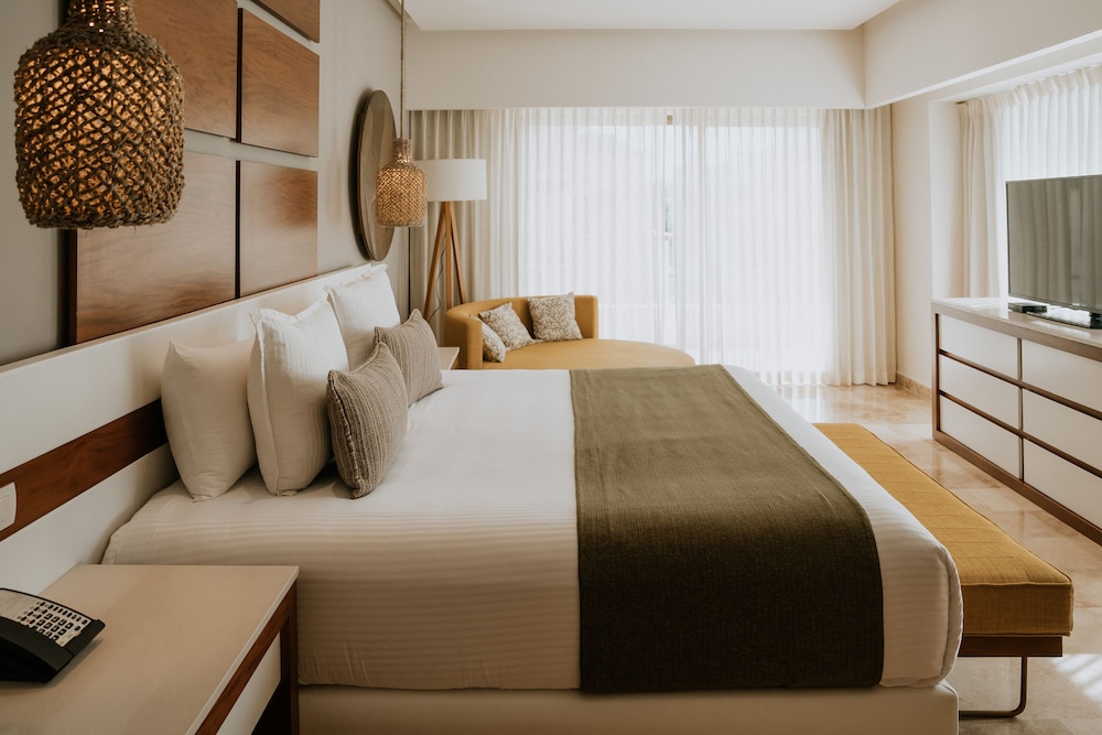 The Reef 28 Hotel & Spa - Luxury Adults Only - All Suites — Hotel rooms in Playa del Carmen, Quintana Roo