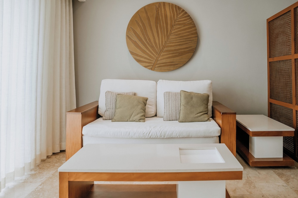 The Reef 28 Hotel & Spa - Luxury Adults Only - All Suites — Hotel rooms in Playa del Carmen, Quintana Roo