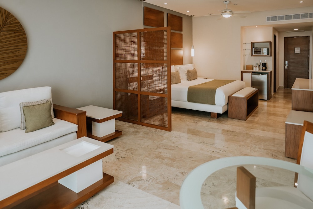 The Reef 28 Hotel & Spa - Luxury Adults Only - All Suites — Hotel rooms in Playa del Carmen, Quintana Roo