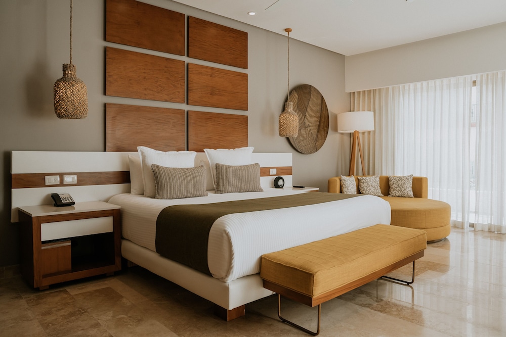 The Reef 28 Hotel & Spa - Luxury Adults Only - All Suites — Hotel rooms in Playa del Carmen, Quintana Roo
