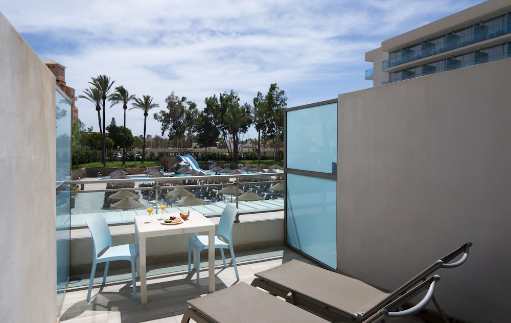 Hotel Roquetas El Palmeral by Pierre & Vacances — Swimming pool in Roquetas de Mar, Andalusia