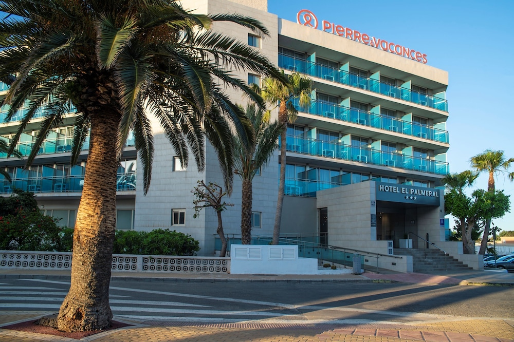 Hotel Roquetas El Palmeral by Pierre & Vacances — Hotel building in Roquetas de Mar, Andalusia
