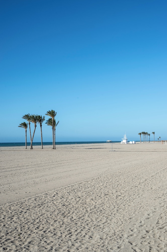 Hotel Roquetas El Palmeral by Pierre & Vacances — Beach in Roquetas de Mar, Andalusia