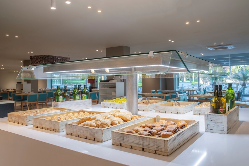 Hotel Roquetas El Palmeral by Pierre & Vacances — Restaurant & bars in Roquetas de Mar, Andalusia