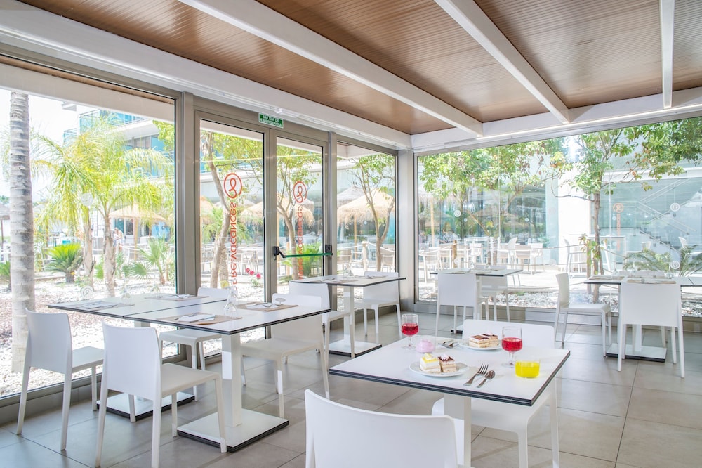 Hotel Roquetas El Palmeral by Pierre & Vacances — Restaurant & bars in Roquetas de Mar, Andalusia