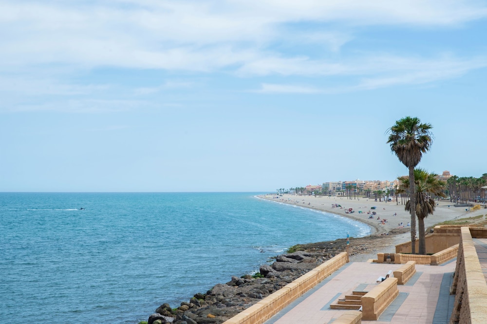 Hotel Roquetas El Palmeral by Pierre & Vacances — Beach in Roquetas de Mar, Andalusia