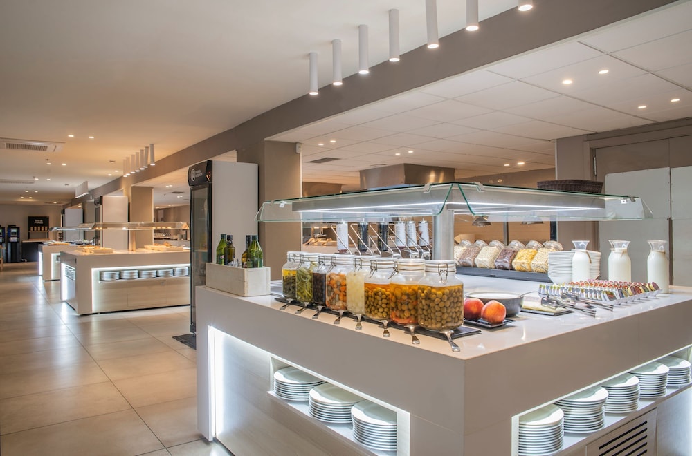 Hotel Roquetas El Palmeral by Pierre & Vacances — Restaurant & bars in Roquetas de Mar, Andalusia