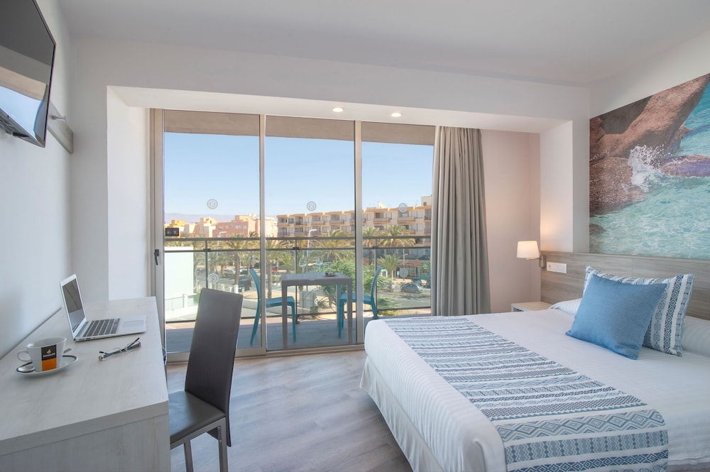 Hotel Roquetas El Palmeral by Pierre & Vacances — Hotel rooms in Roquetas de Mar, Andalusia