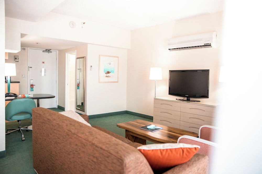 Coconut Waikiki Hotel — Hotel rooms in Honolulu, Hawaii