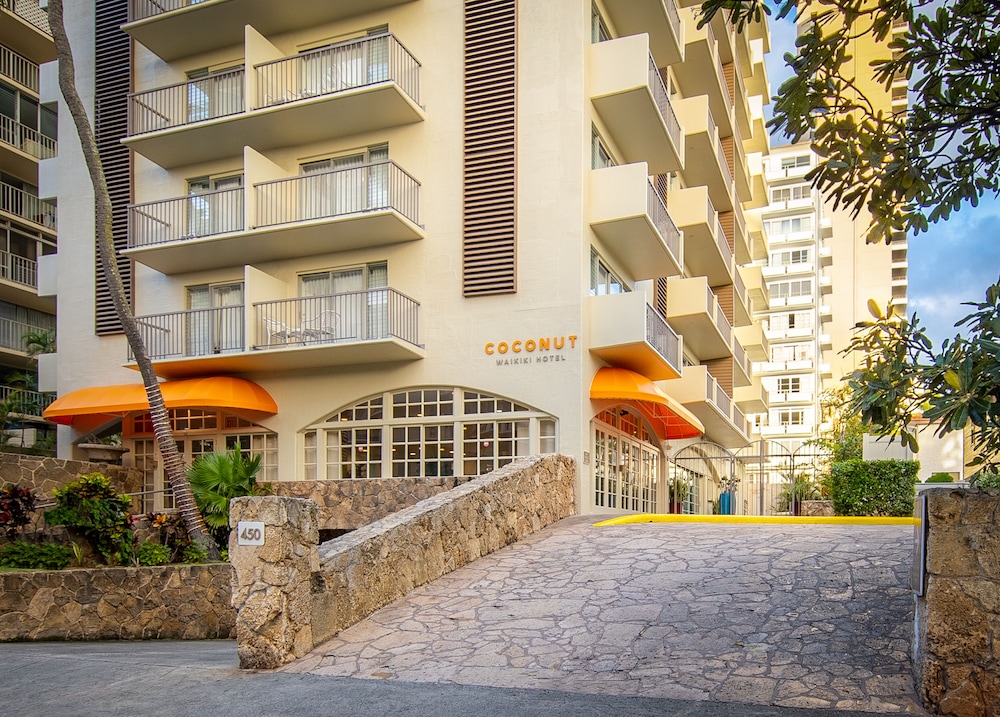 Coconut Waikiki Hotel — Hotel building in Honolulu, Hawaii