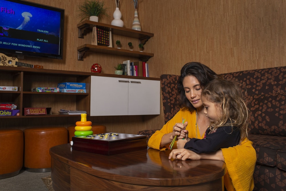 Coconut Waikiki Hotel — Attractions for children in Honolulu, Hawaii