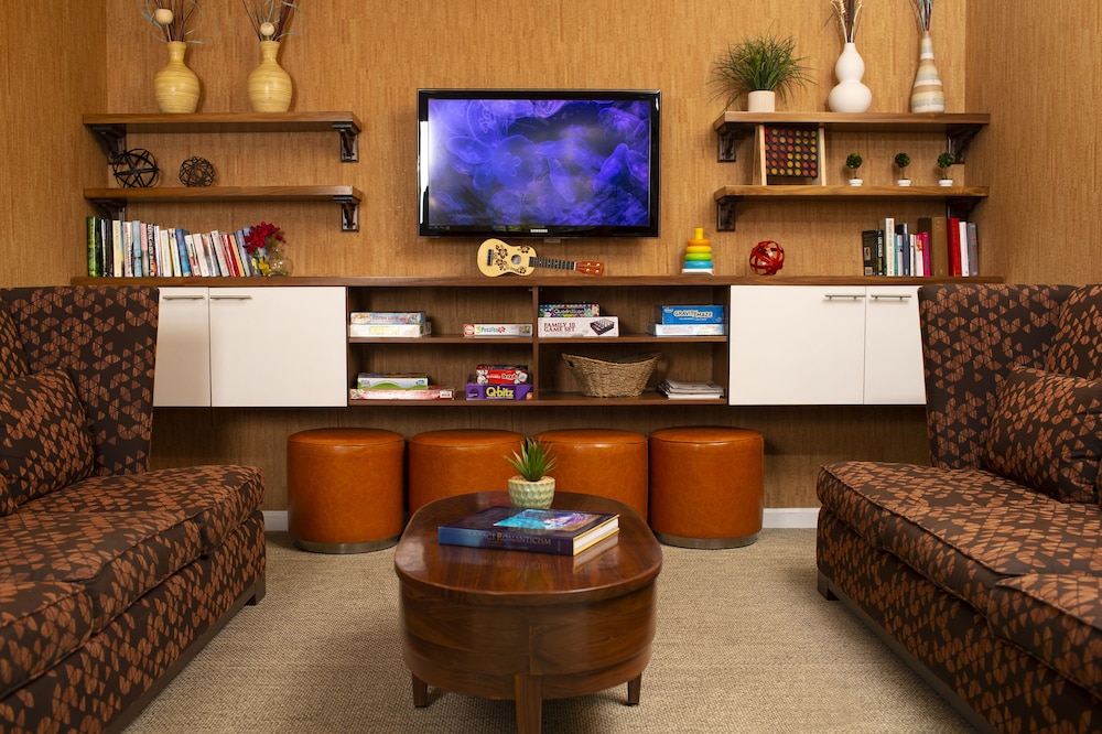 Coconut Waikiki Hotel — Attractions for children in Honolulu, Hawaii