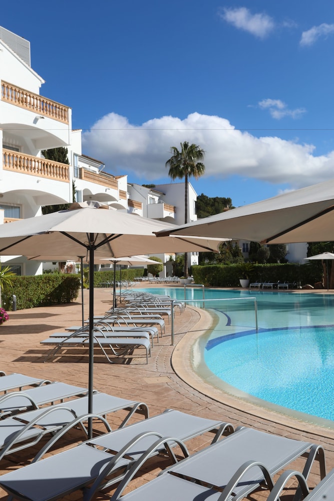Hotel La Pergola Mallorca — Swimming pool in Andratx, Balearic Islands