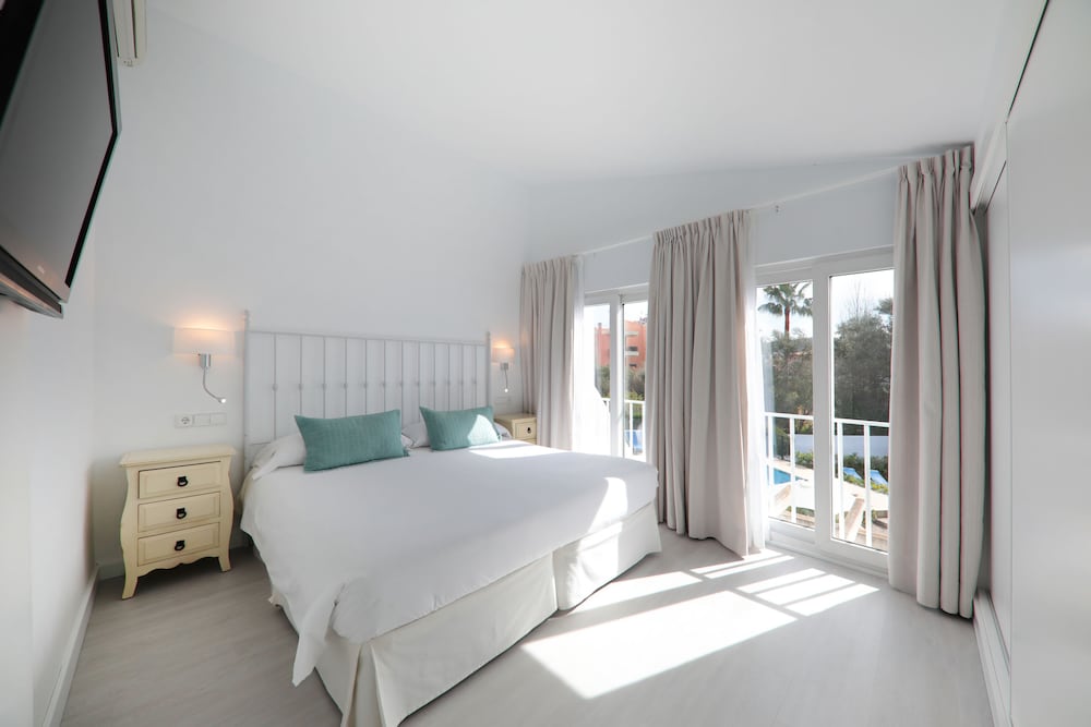 Hotel La Pergola Mallorca — Hotel rooms in Andratx, Balearic Islands