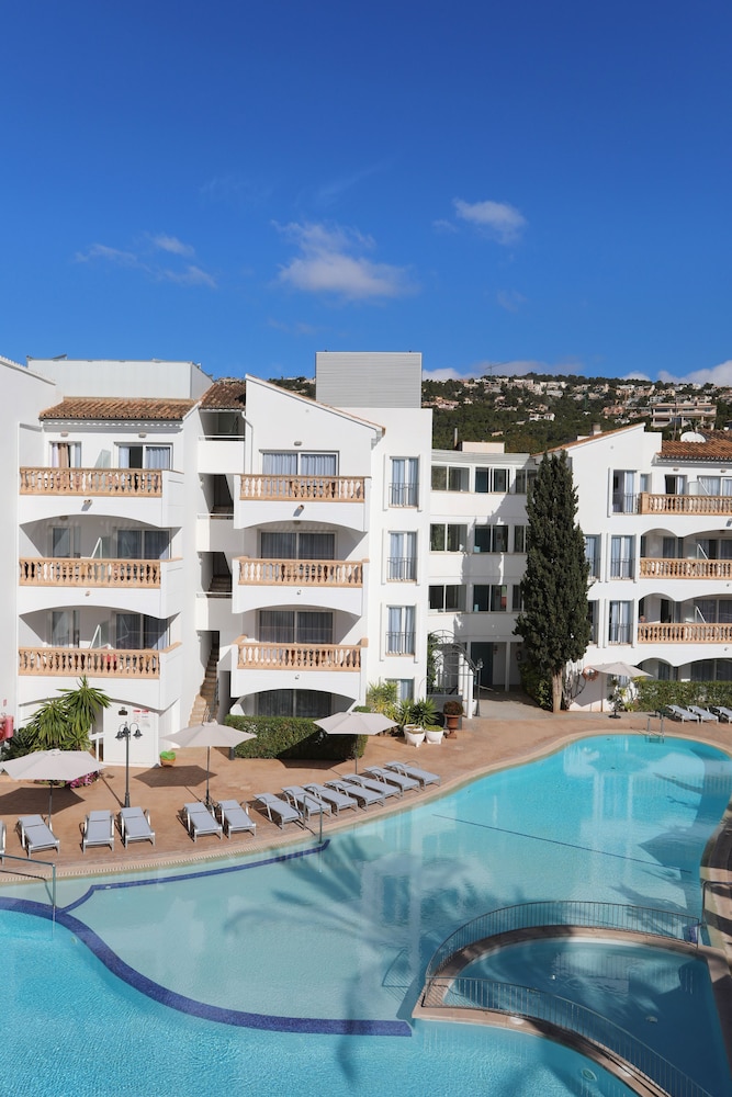 Hotel La Pergola Mallorca — Hotel building in Andratx, Balearic Islands