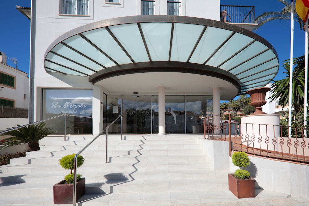 Hotel La Pergola Mallorca — Hotel building in Andratx, Balearic Islands