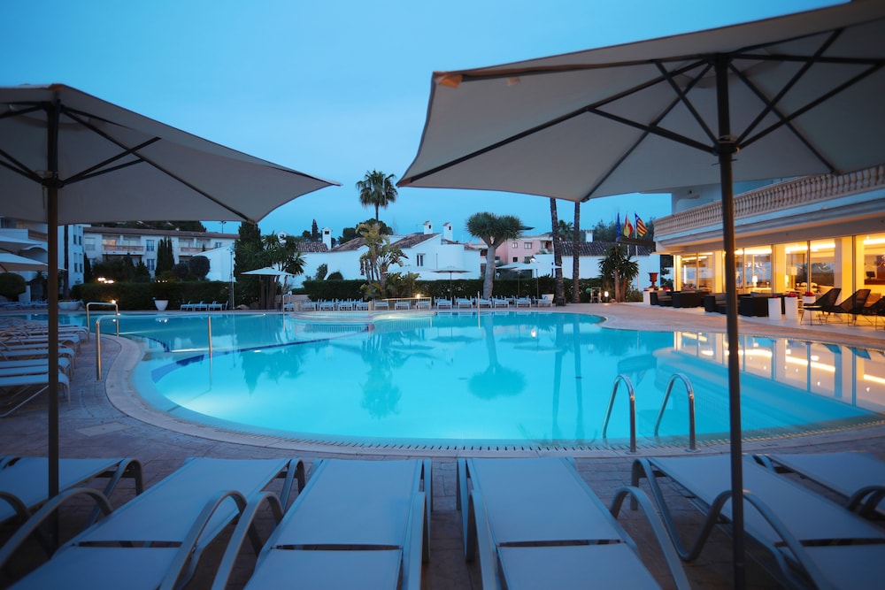 Hotel La Pergola Mallorca — Swimming pool in Andratx, Balearic Islands