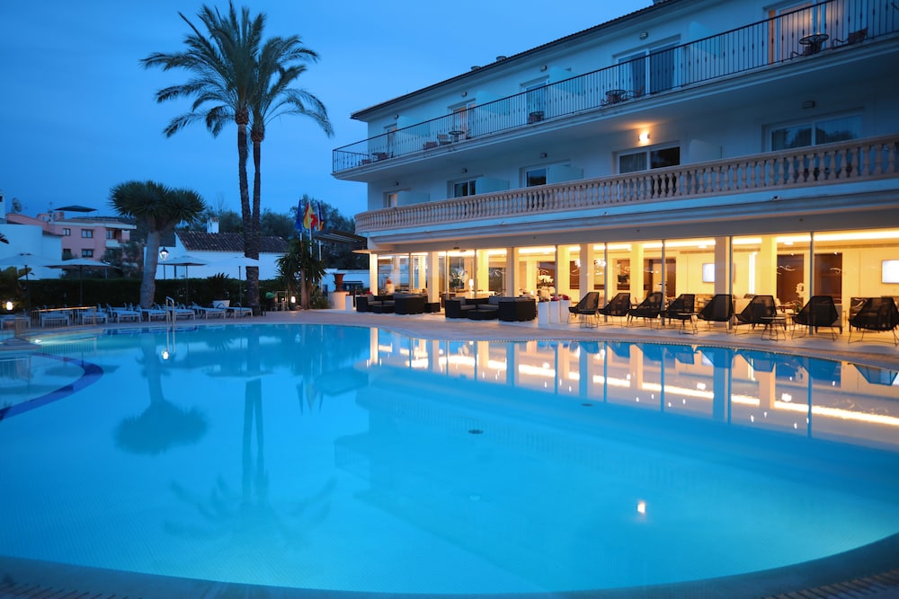 Hotel La Pergola Mallorca — Swimming pool in Andratx, Balearic Islands