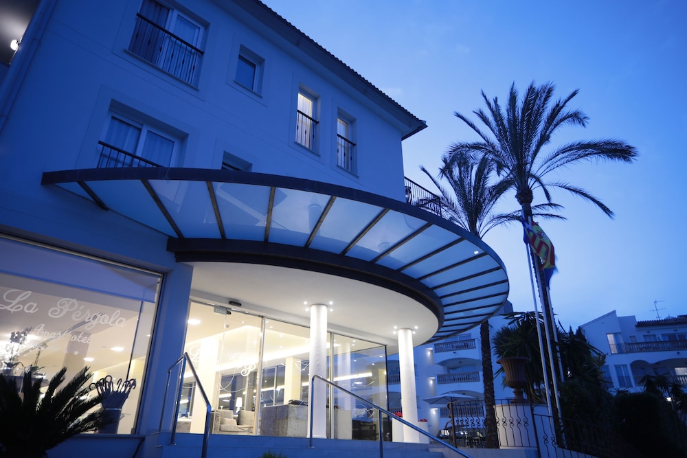 Hotel La Pergola Mallorca — Hotel building in Andratx, Balearic Islands