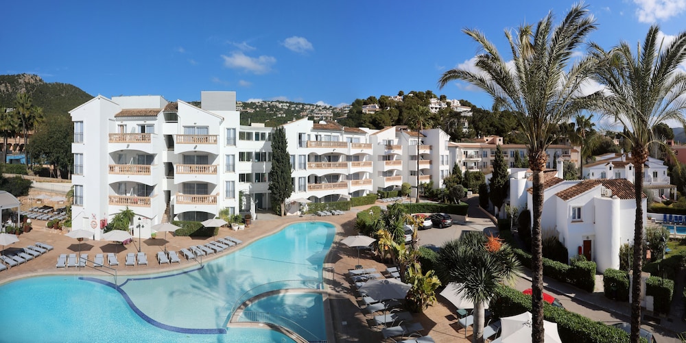 Hotel La Pergola Mallorca — Hotel building in Andratx, Balearic Islands