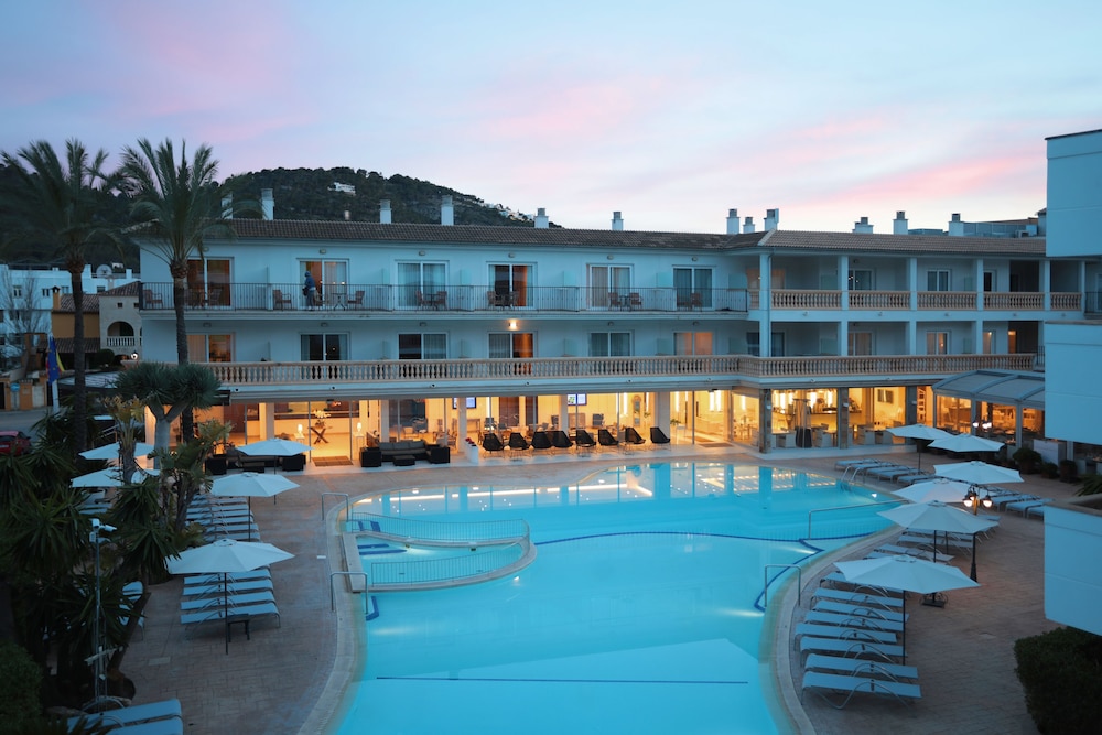 Hotel La Pergola Mallorca — Hotel building in Andratx, Balearic Islands