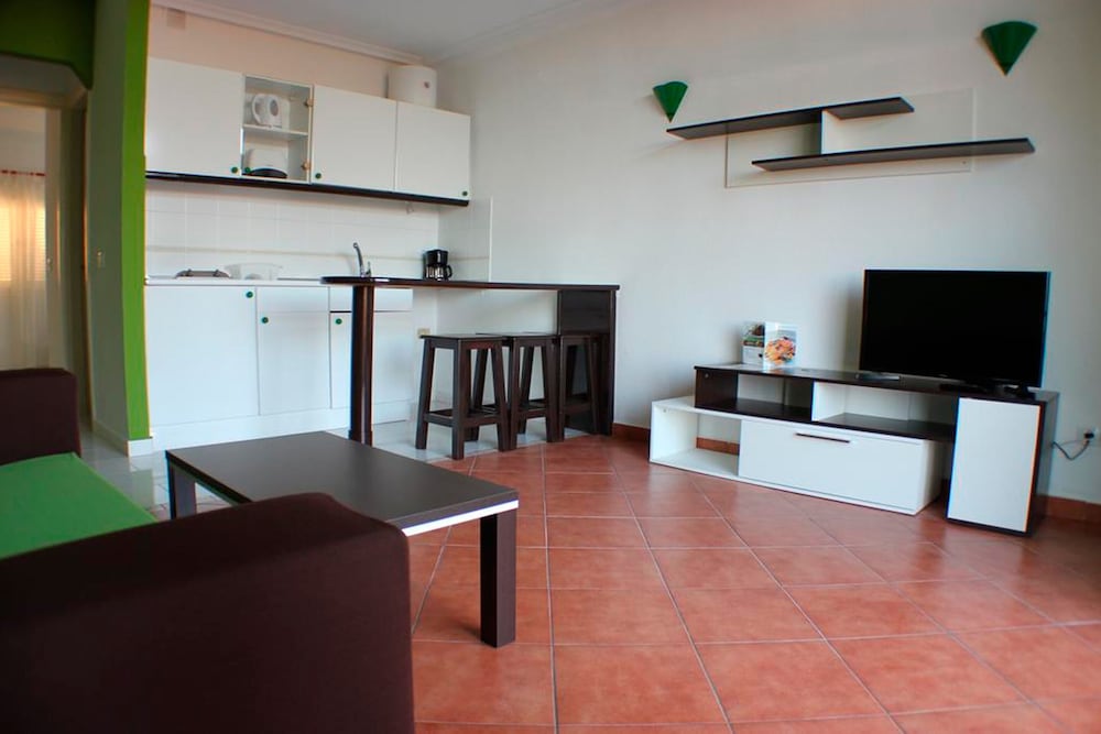 Aparthotel la Piramide — Hotel rooms in Costa de Antigua, Canary Islands