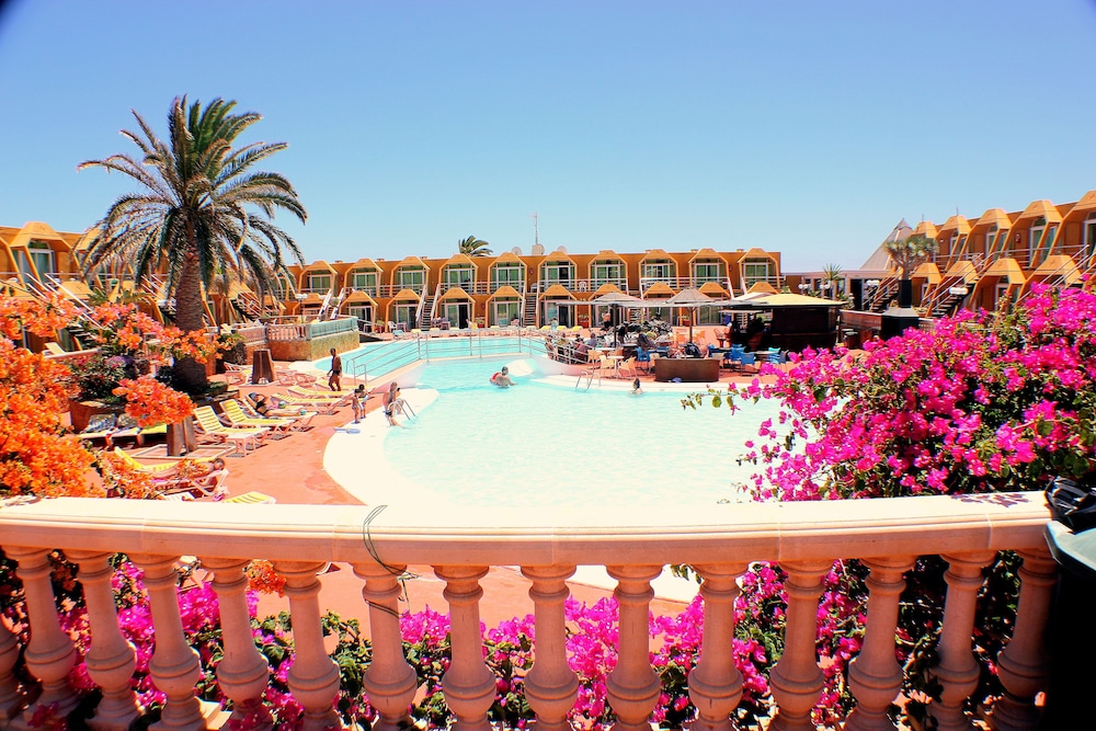 Aparthotel la Piramide — Beach in Costa de Antigua, Canary Islands