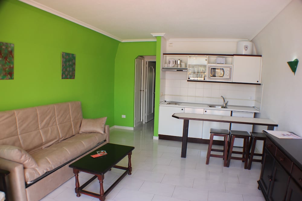 Aparthotel la Piramide — Hotel rooms in Costa de Antigua, Canary Islands
