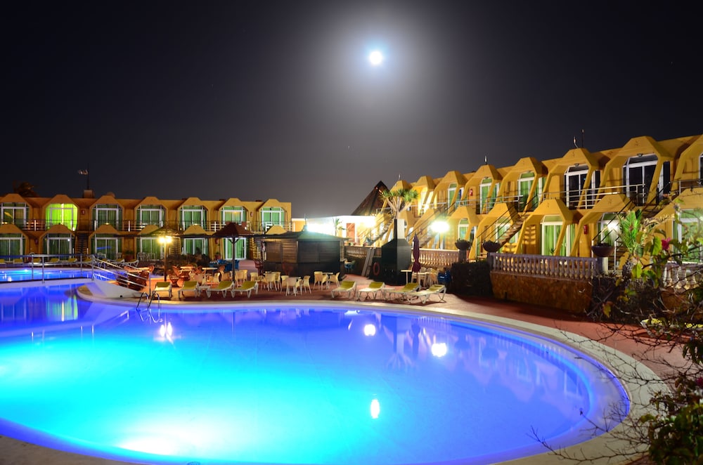 Aparthotel la Piramide — Swimming pool in Costa de Antigua, Canary Islands
