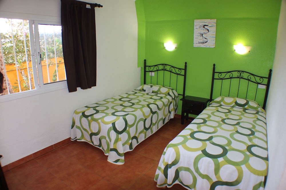 Aparthotel la Piramide — Hotel rooms in Costa de Antigua, Canary Islands
